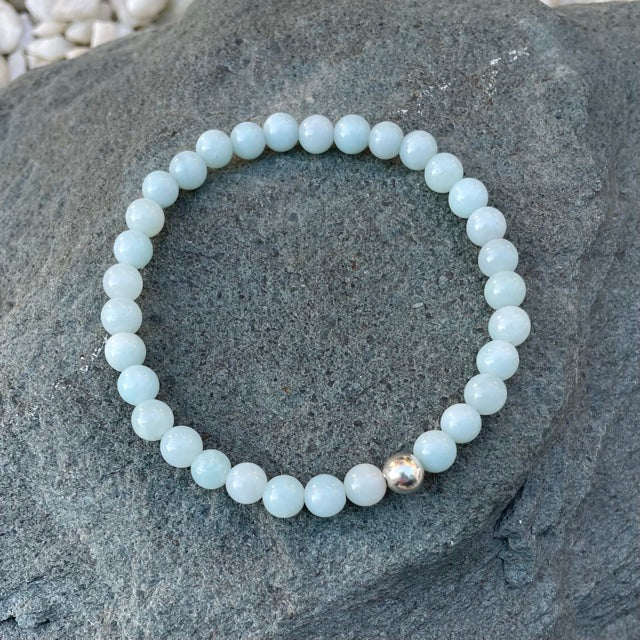 Amazonite bead bracelet with its blue-green gemstone beads